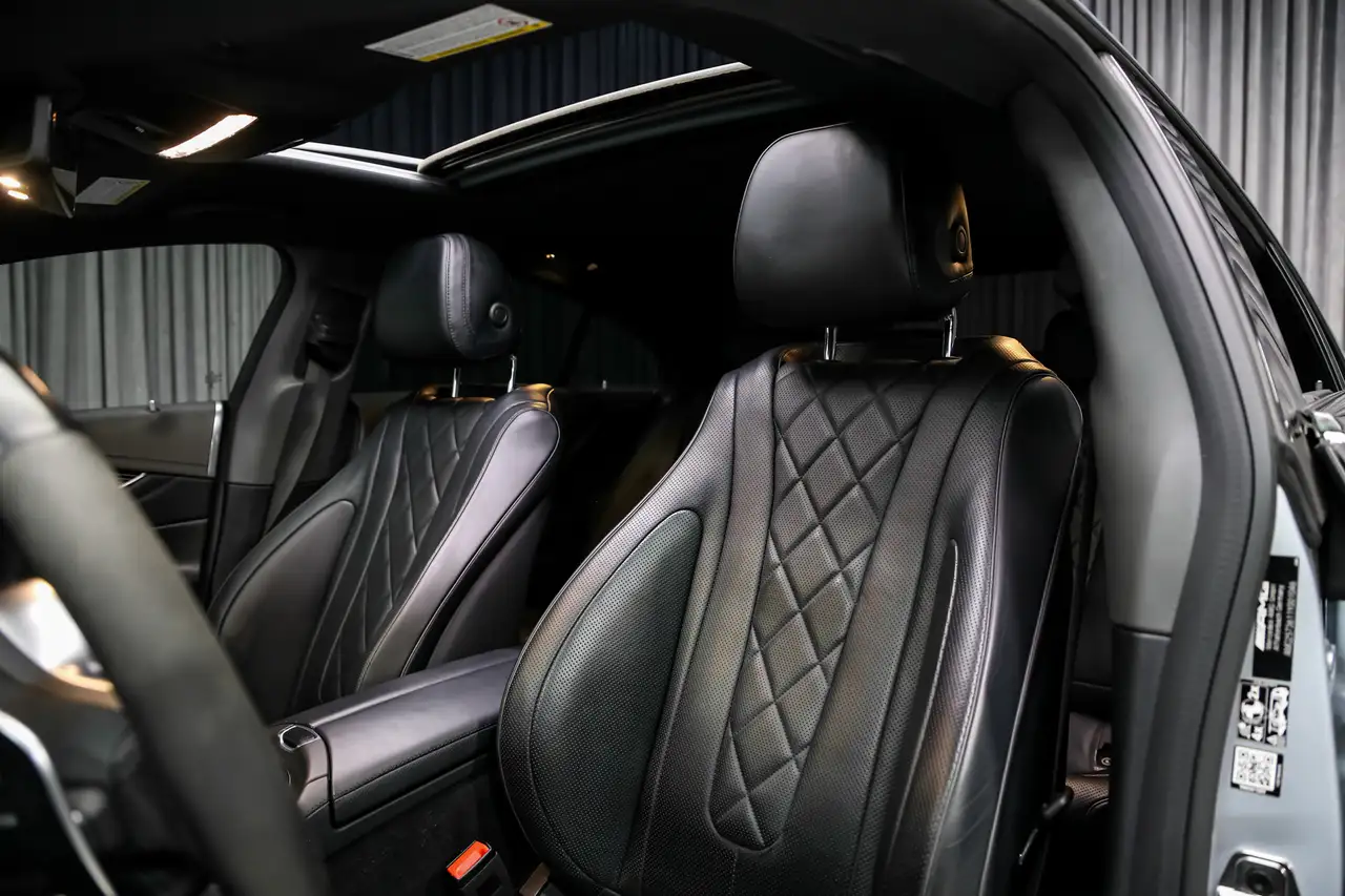 Mercedes-Benz CLS снимка Mercedes-Benz CLS