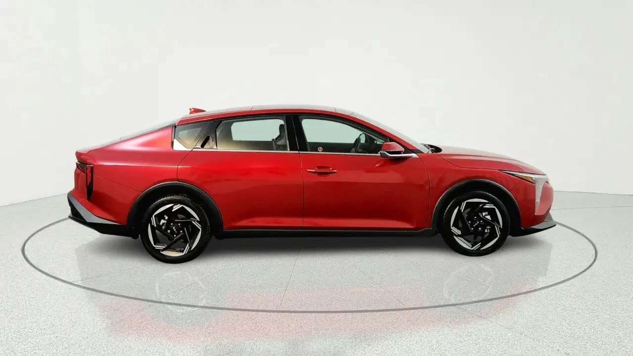 Kia K4 снимка Kia K4