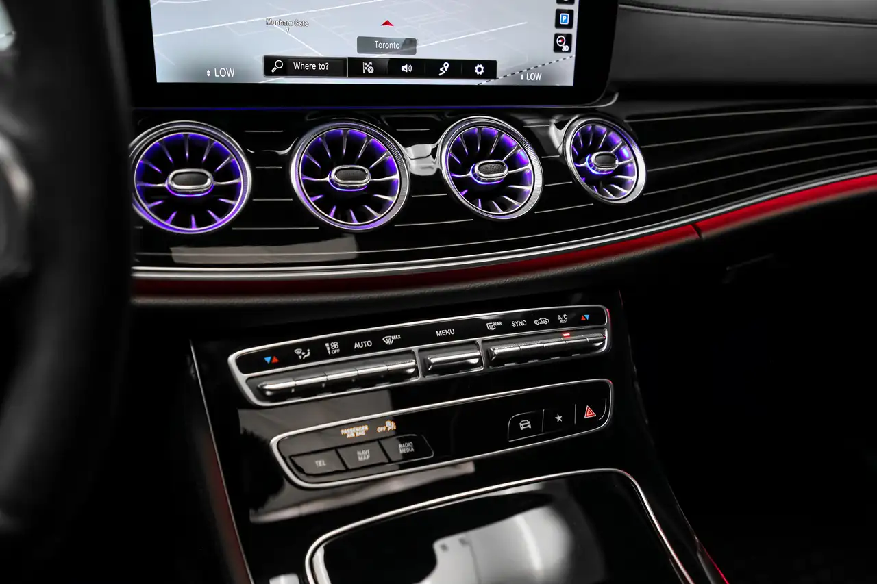Mercedes-Benz CLS снимка Mercedes-Benz CLS