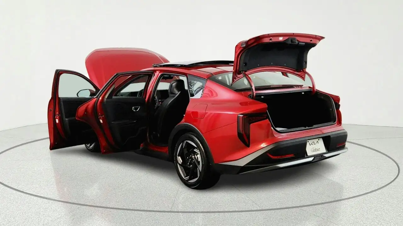 Kia K4 снимка Kia K4