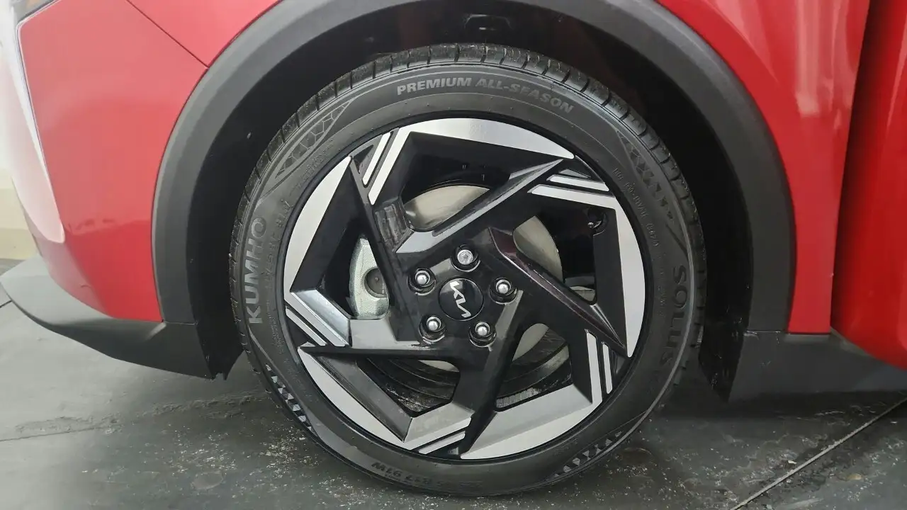 Kia K4 снимка Kia K4
