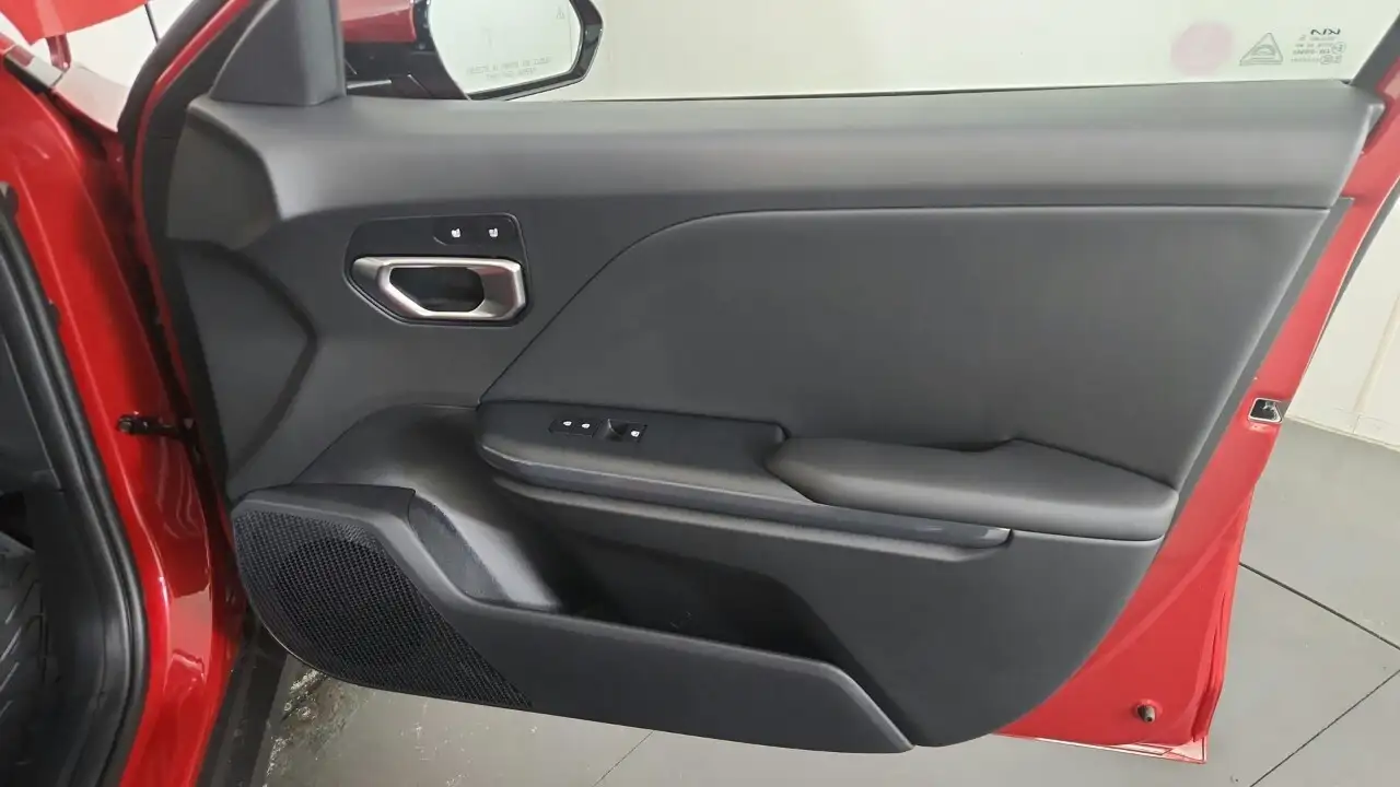 Kia K4 снимка Kia K4