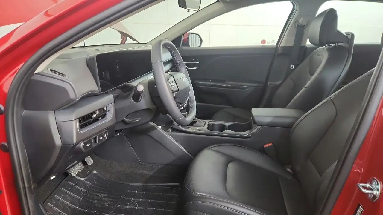 Kia K4 снимка Kia K4