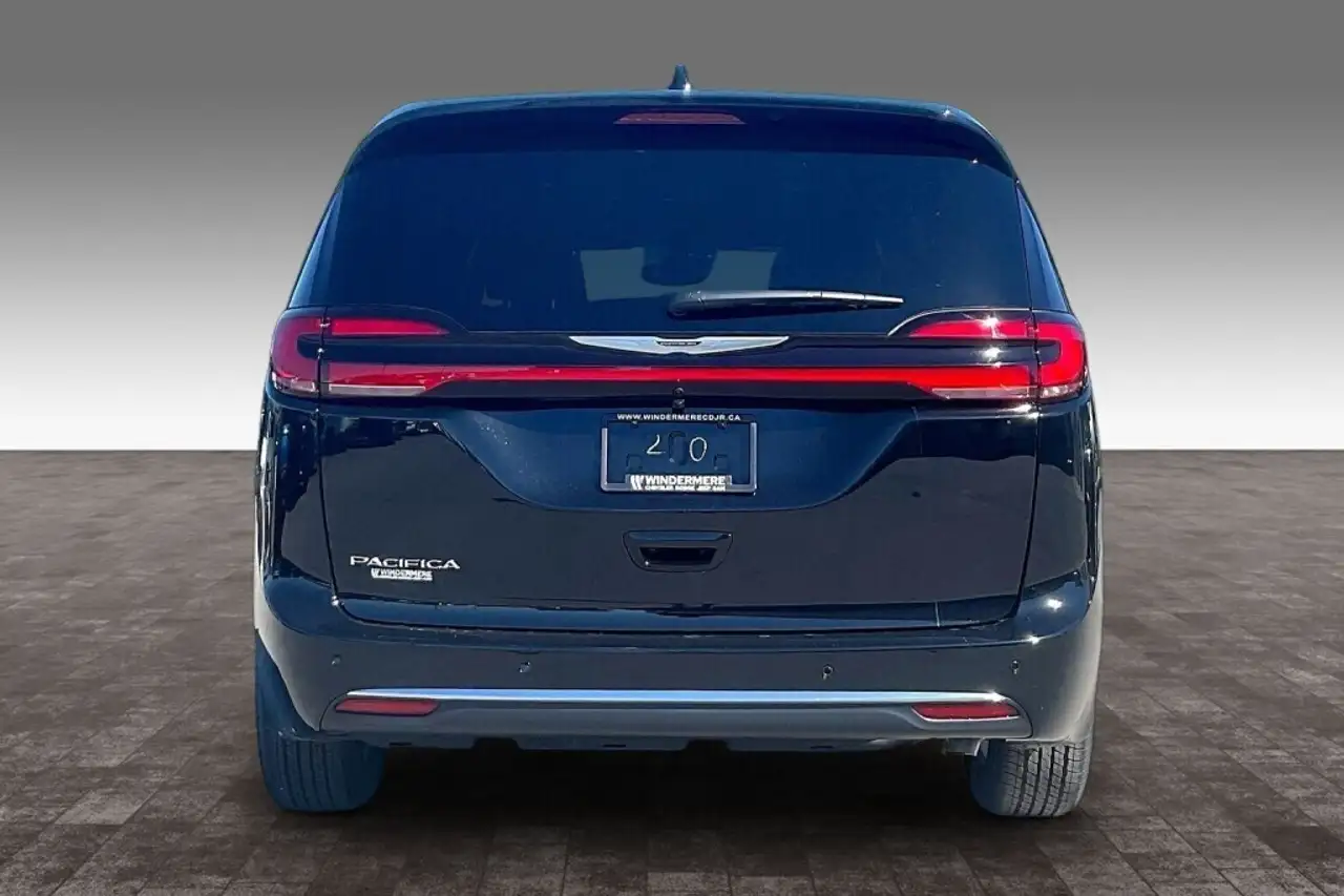 Chrysler Pacifica снимка Chrysler Pacifica
