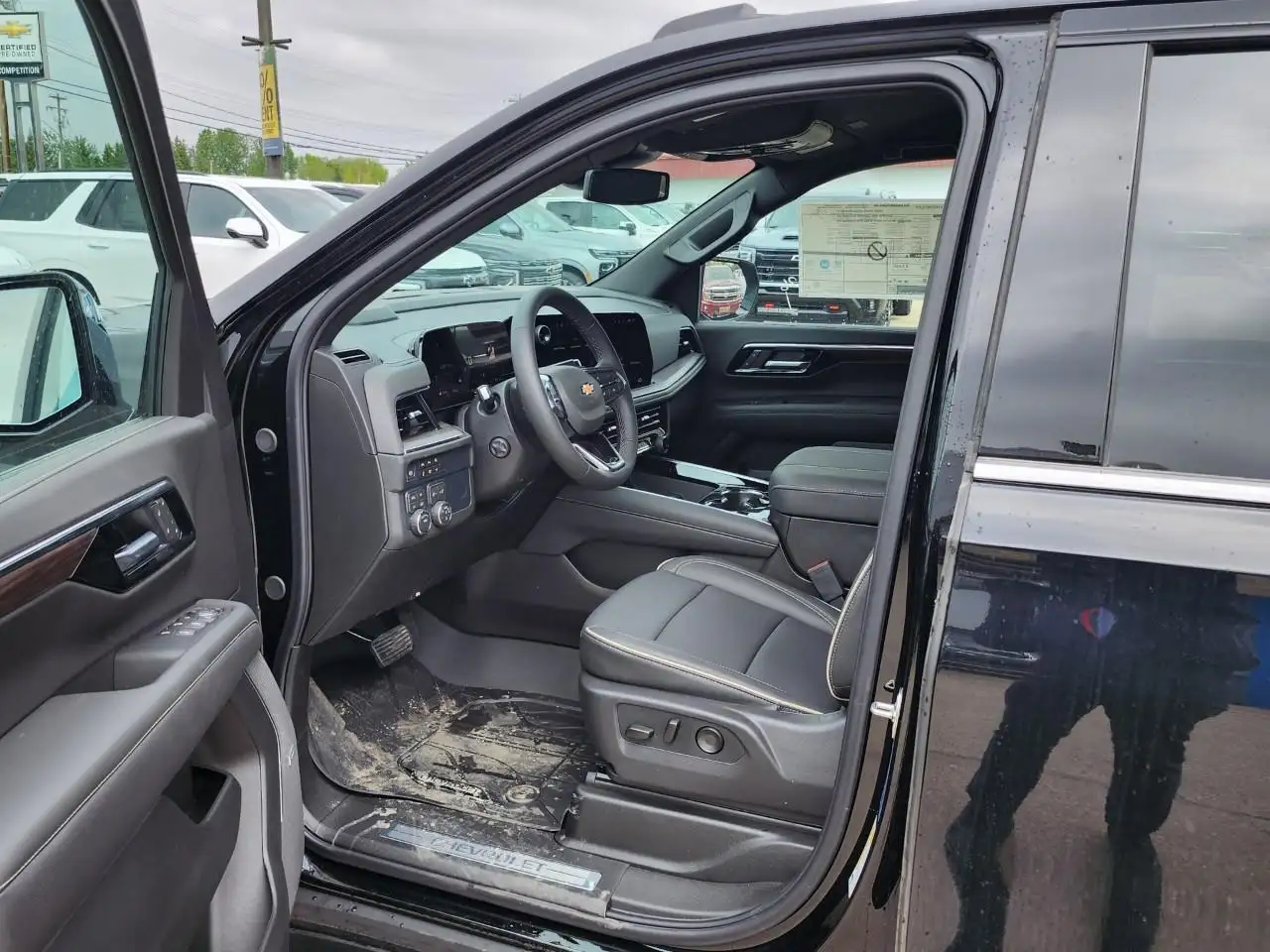 Chevrolet Suburban снимка Chevrolet Suburban