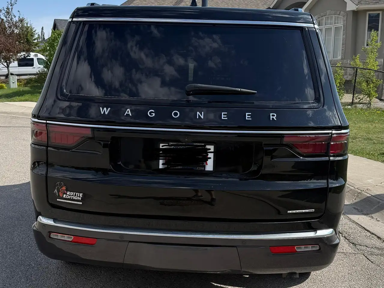 Jeep Wagoneer photo Jeep Wagoneer