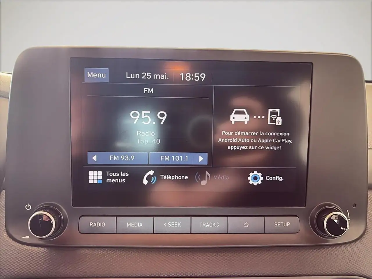 Hyundai KONA снимка Hyundai KONA