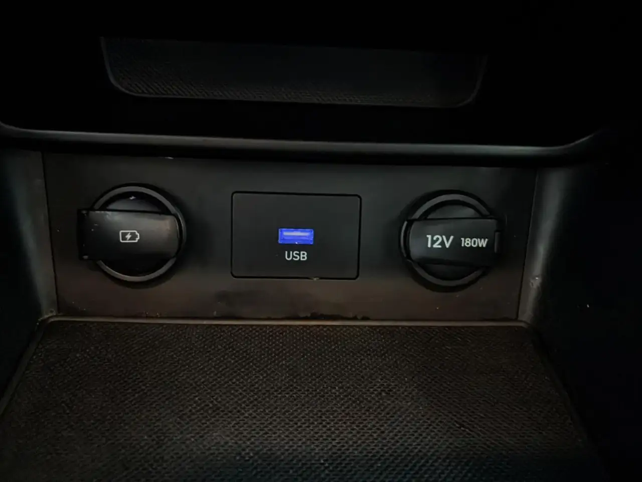 Hyundai KONA снимка Hyundai KONA