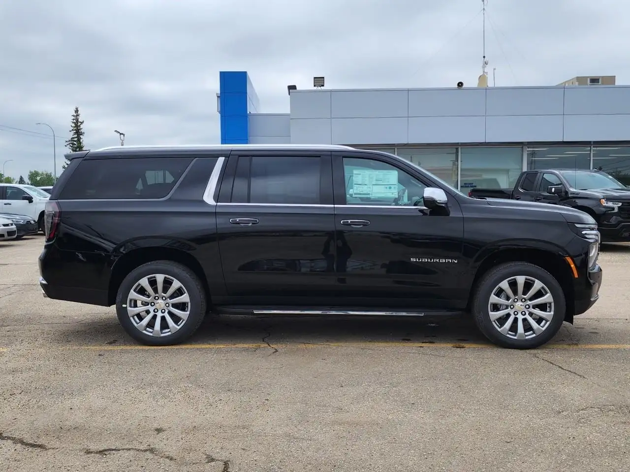 Chevrolet Suburban снимка Chevrolet Suburban