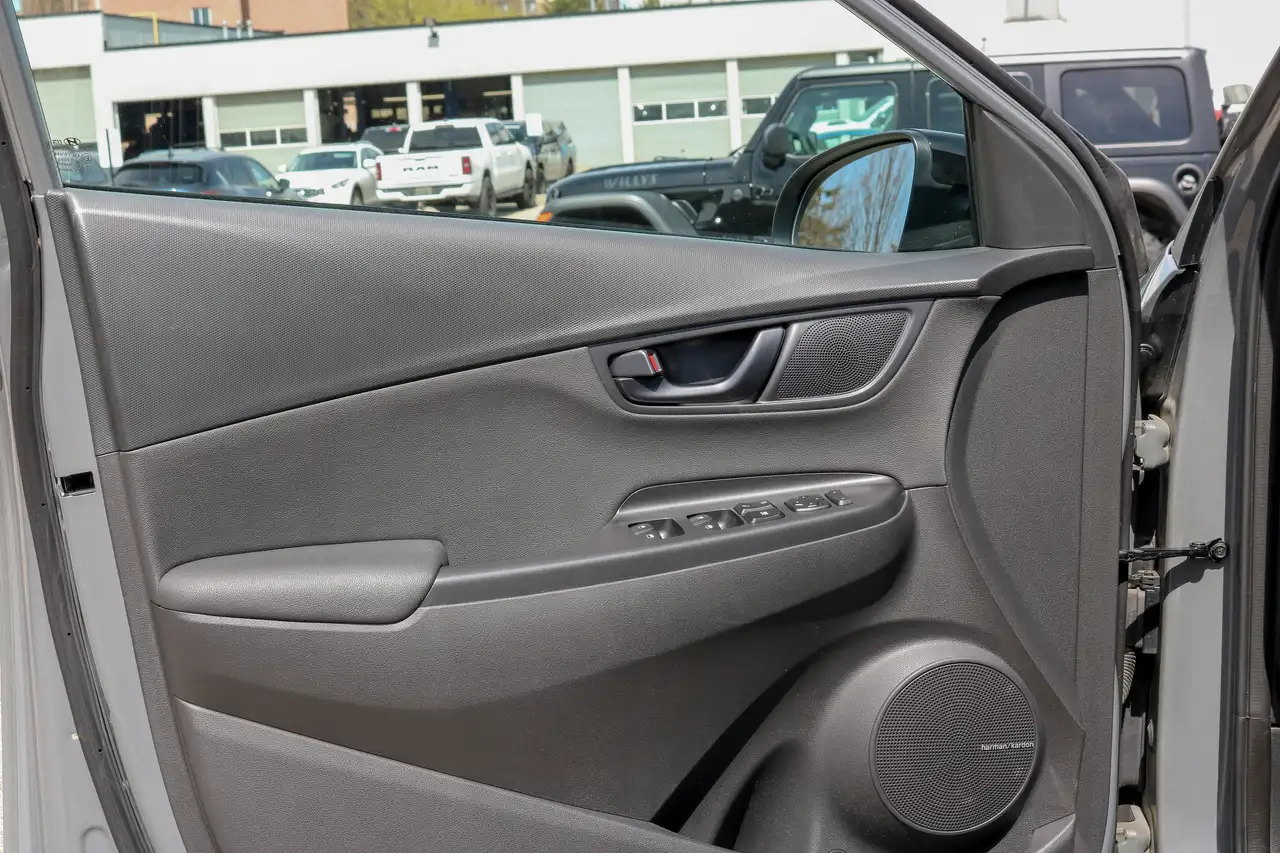 Hyundai KONA снимка Hyundai KONA