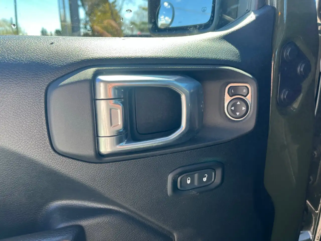 Jeep Wrangler photo Jeep Wrangler
