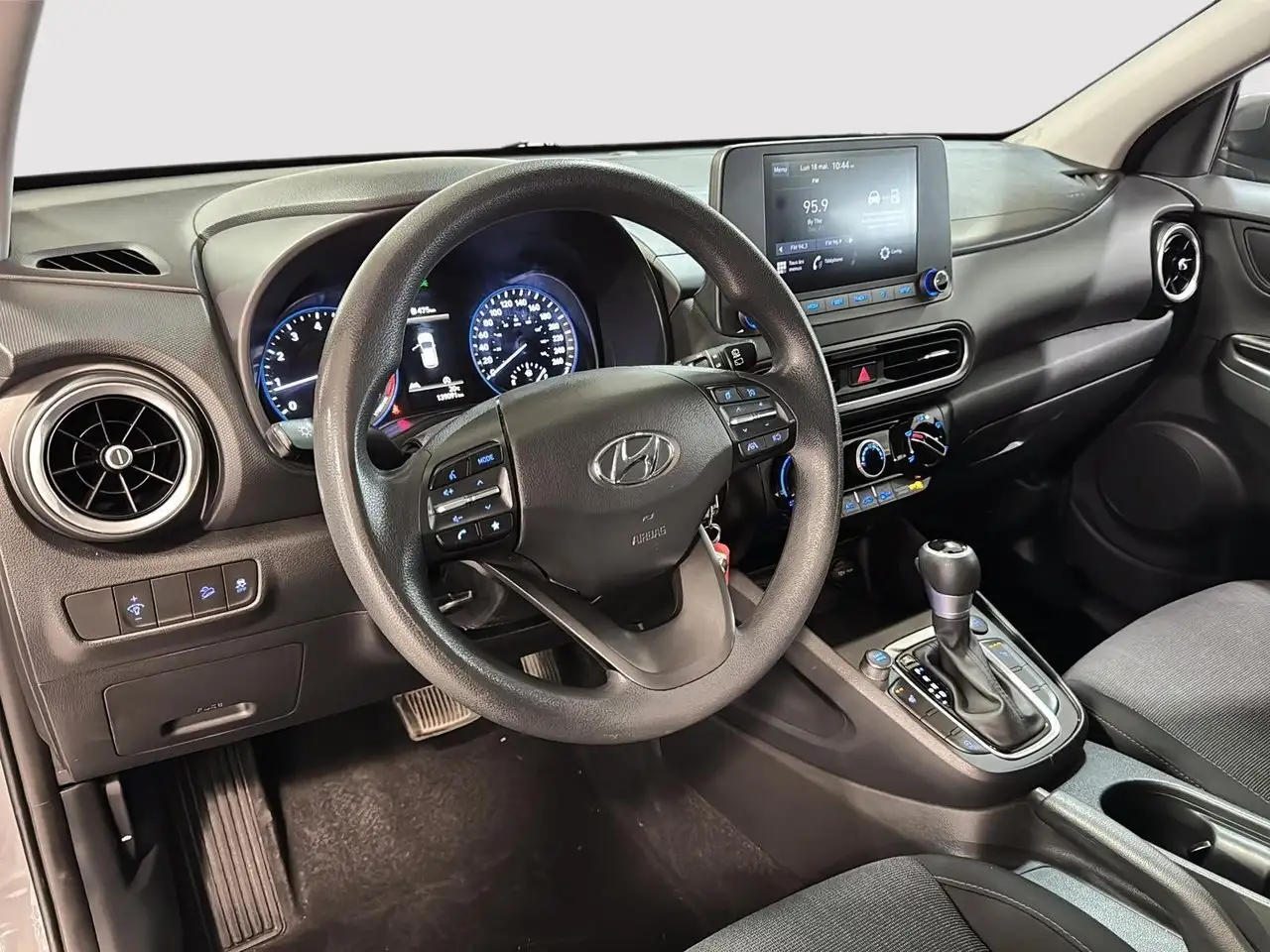 Hyundai KONA photo Hyundai KONA