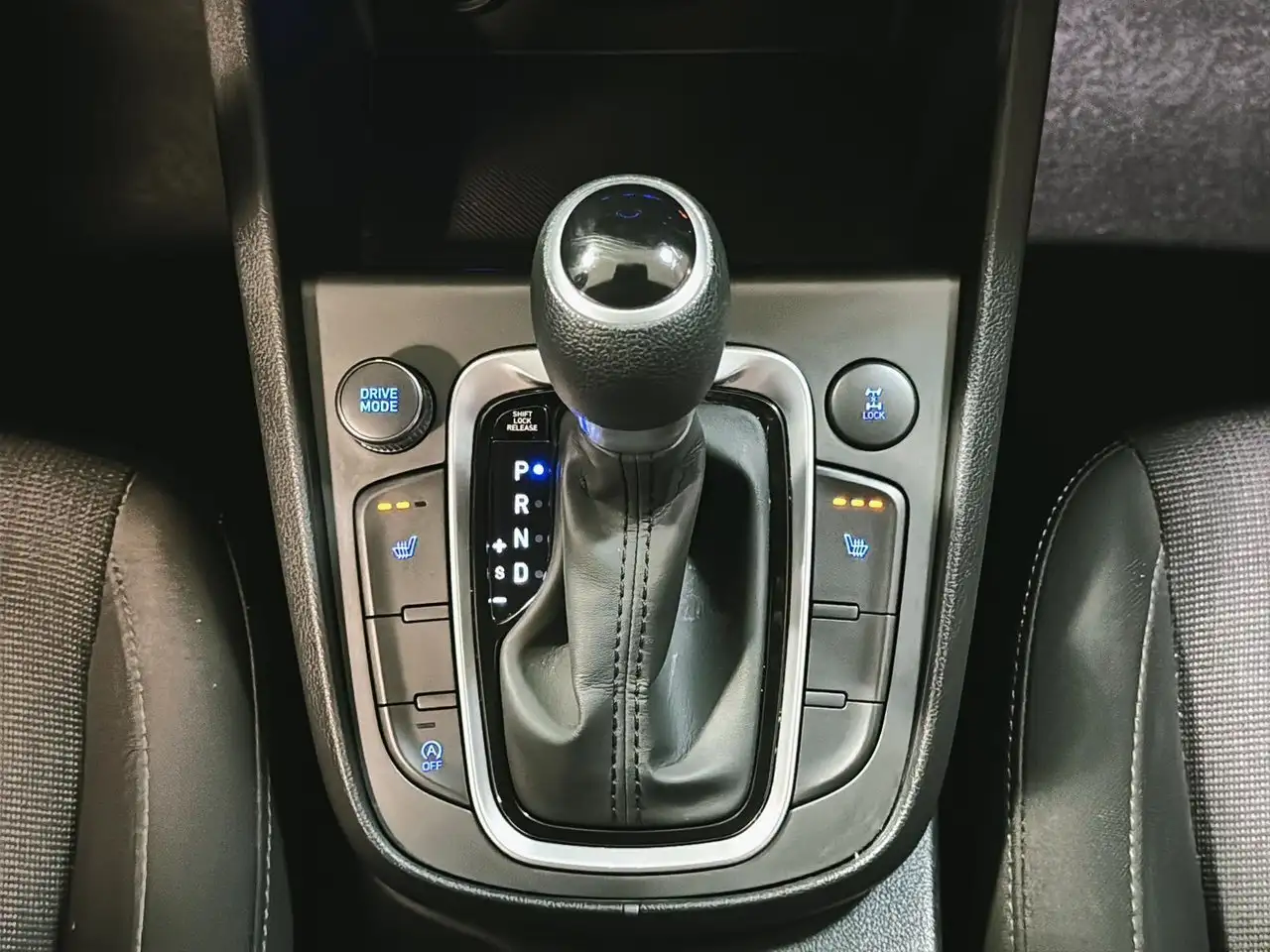 Hyundai KONA photo Hyundai KONA