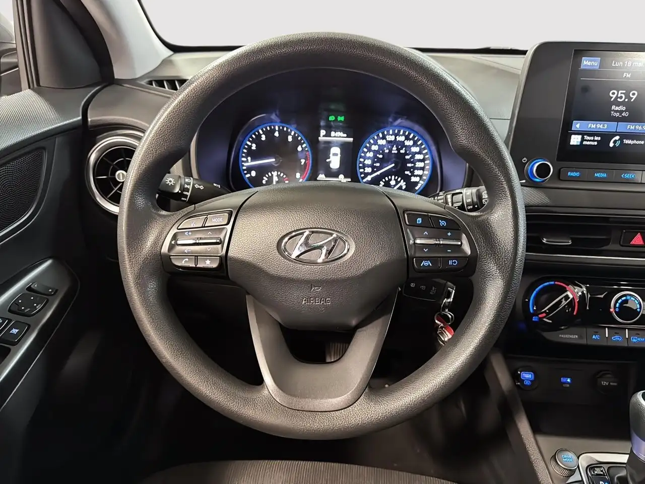 Hyundai KONA photo Hyundai KONA