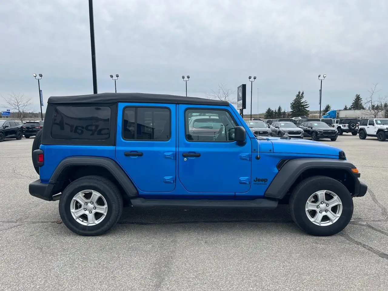 Jeep Wrangler снимка Jeep Wrangler