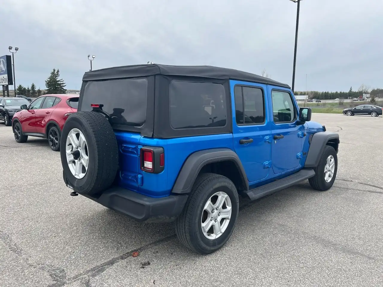 Jeep Wrangler снимка Jeep Wrangler
