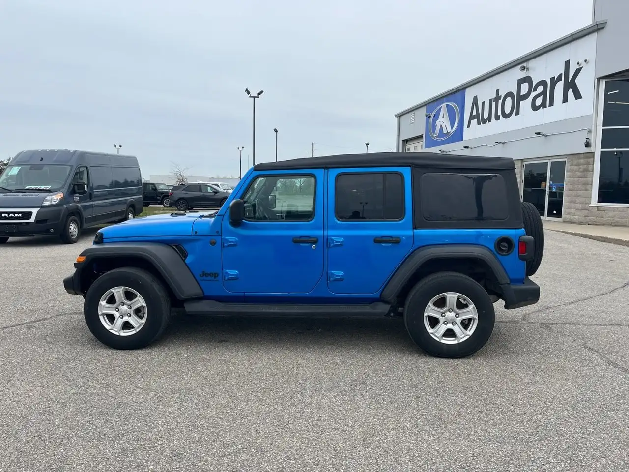 Jeep Wrangler снимка Jeep Wrangler
