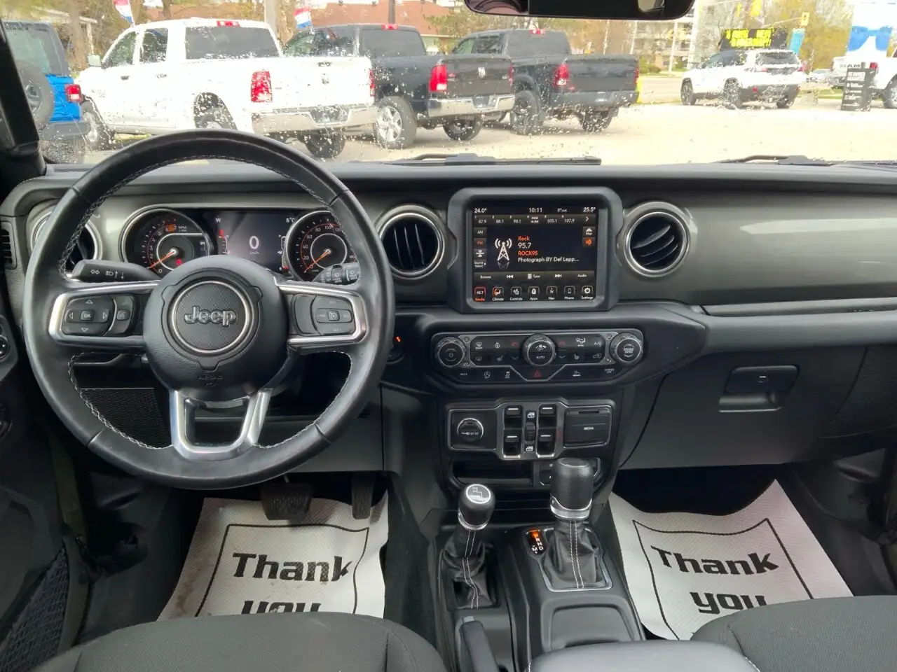 Jeep Wrangler photo Jeep Wrangler
