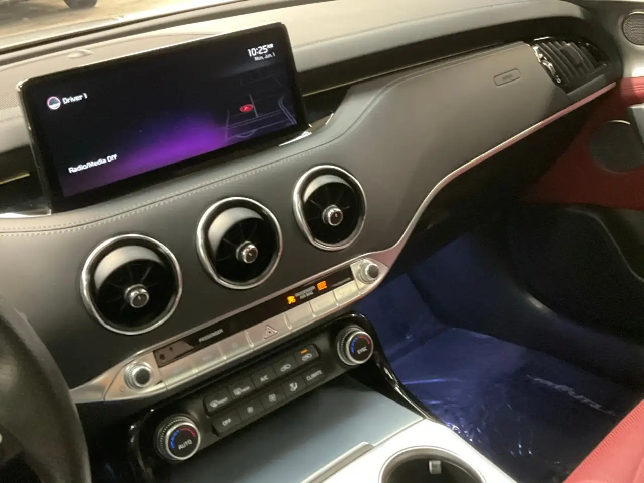Kia Stinger photo Kia Stinger