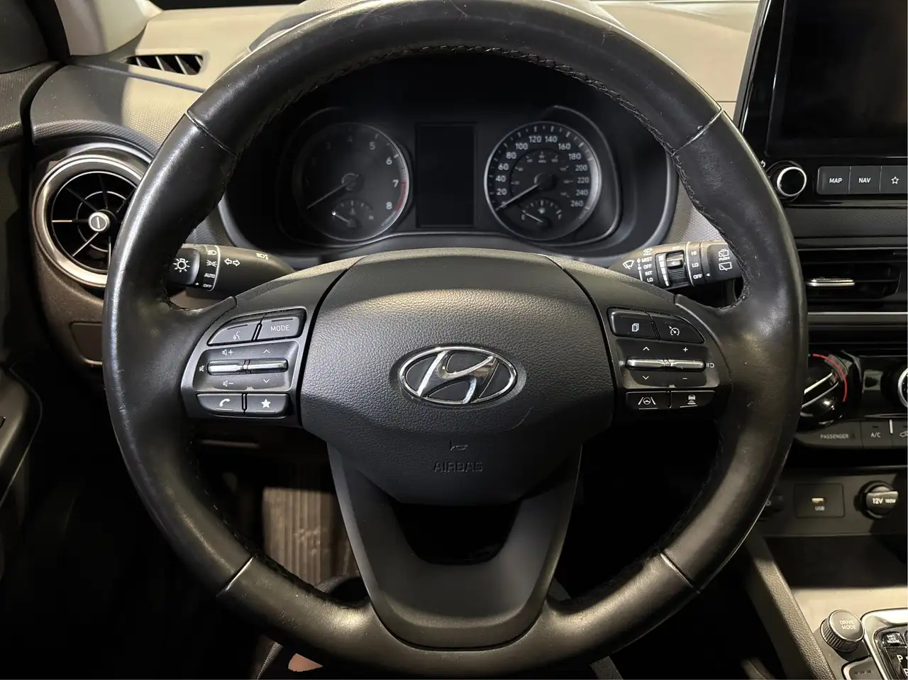 Hyundai KONA снимка Hyundai KONA