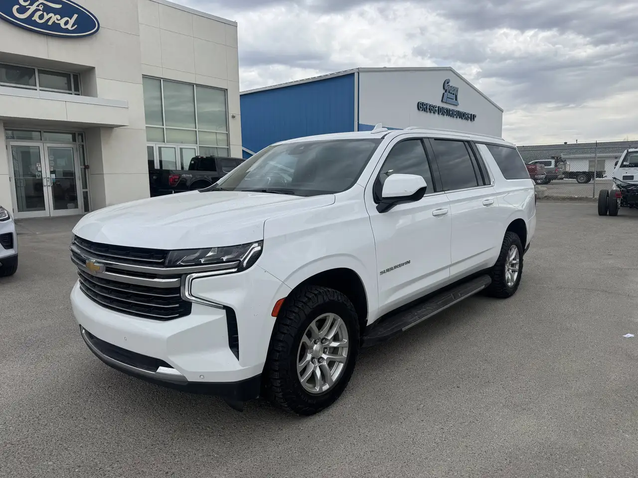 Chevrolet Suburban снимка Chevrolet Suburban