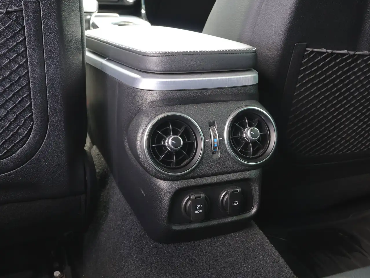 Kia Stinger fotografie Kia Stinger