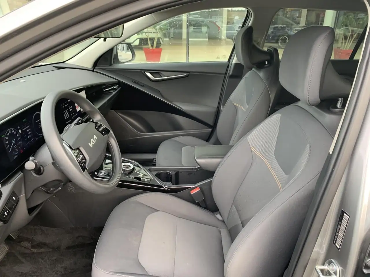 Kia Niro снимка Kia Niro