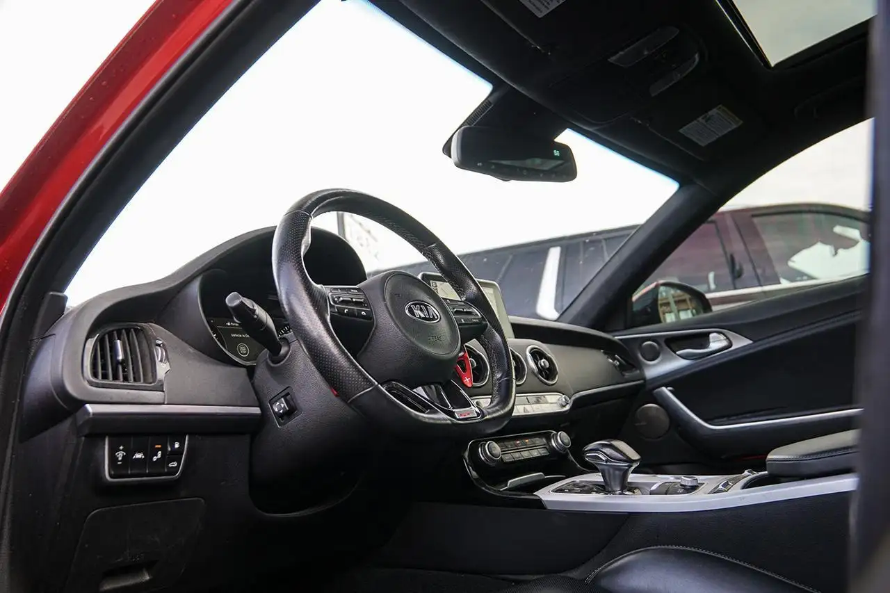 Kia Stinger photo Kia Stinger