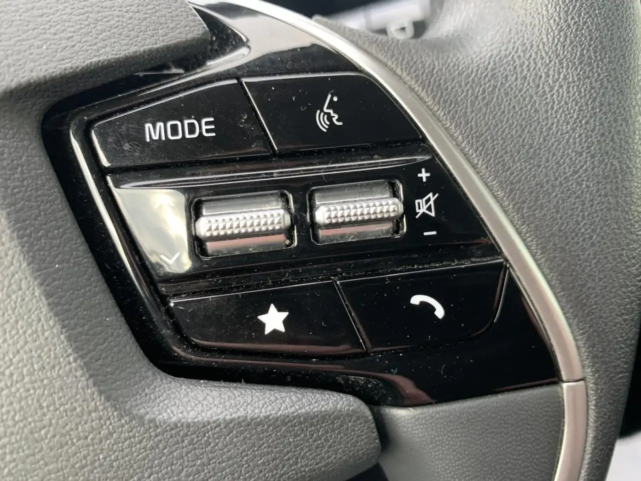 Kia Niro снимка Kia Niro