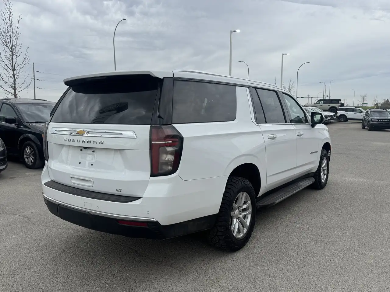 Chevrolet Suburban снимка Chevrolet Suburban