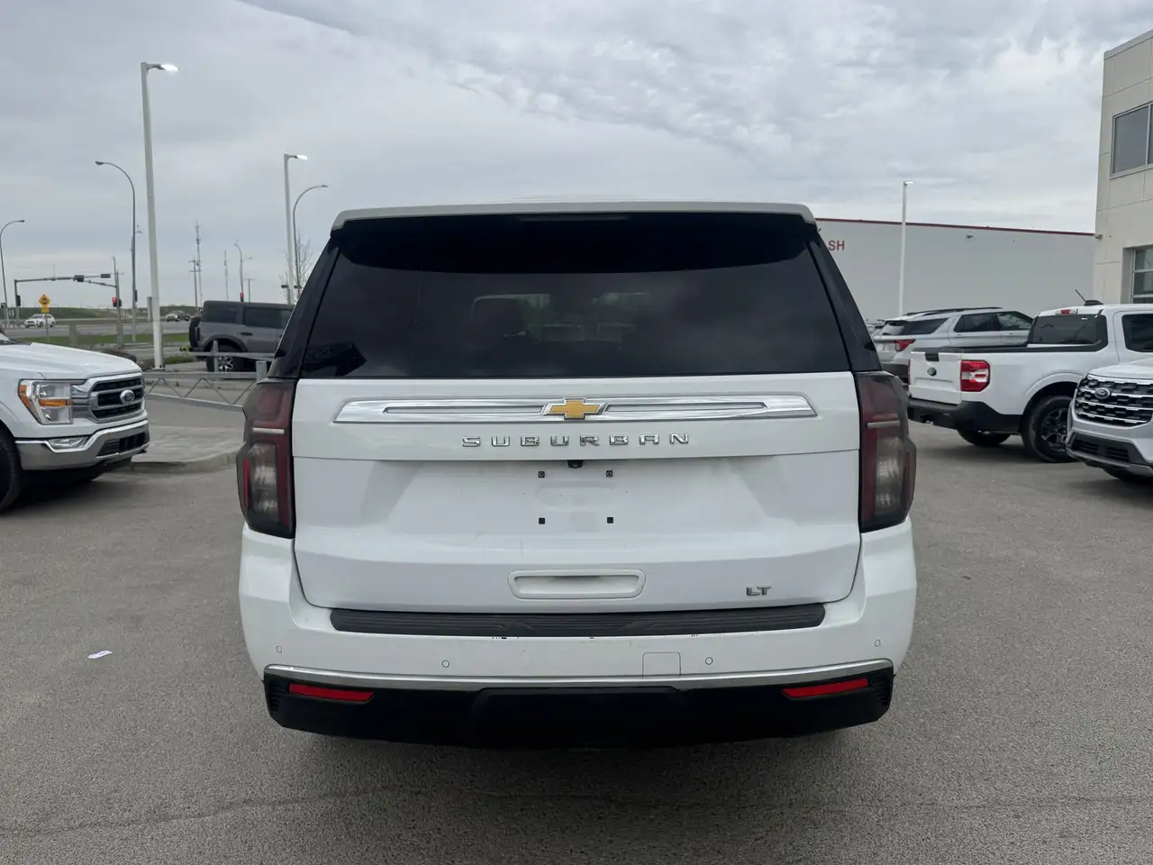 Chevrolet Suburban снимка Chevrolet Suburban