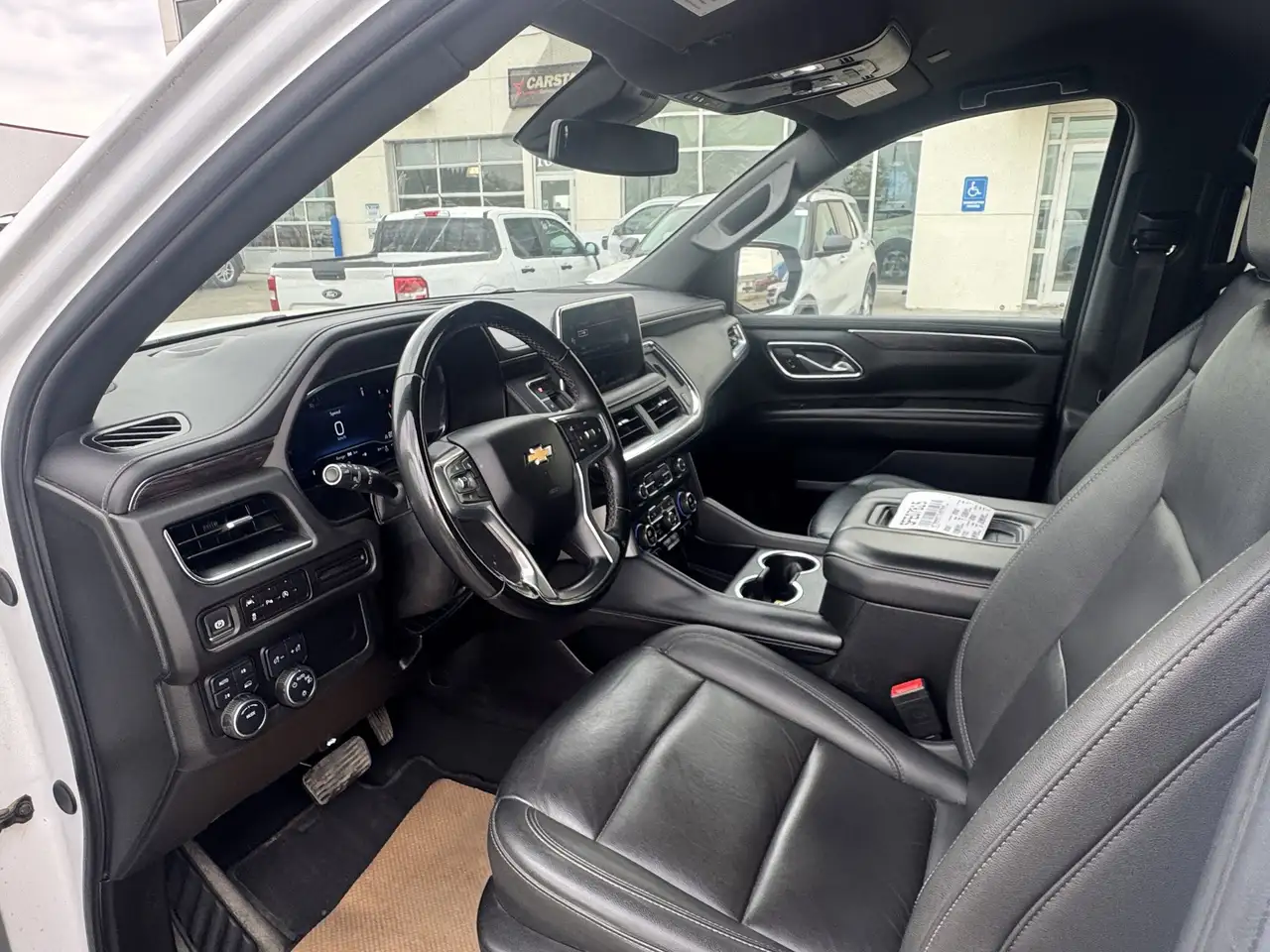 Chevrolet Suburban снимка Chevrolet Suburban
