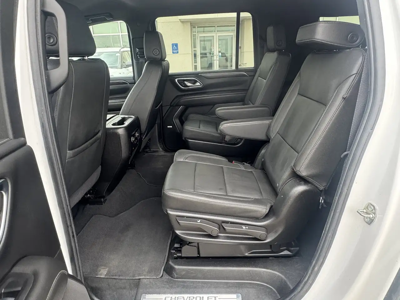 Chevrolet Suburban снимка Chevrolet Suburban