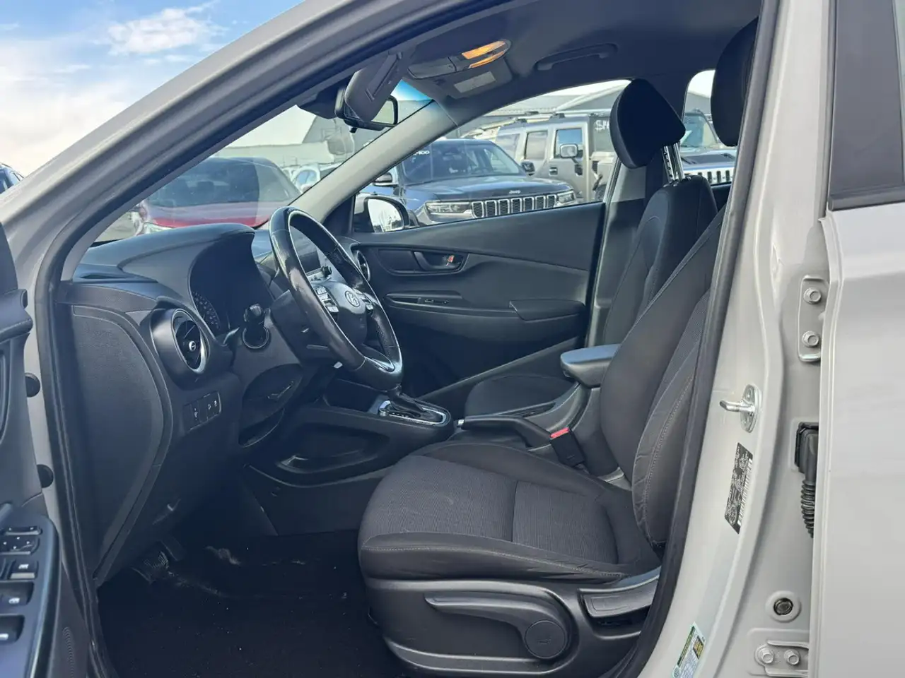 Hyundai KONA снимка Hyundai KONA