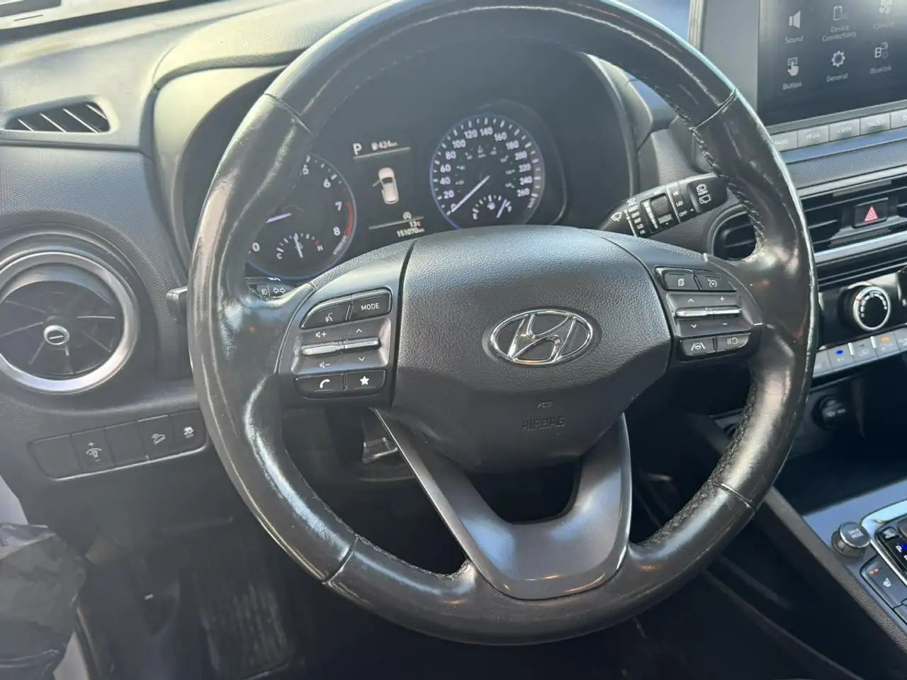 Hyundai KONA снимка Hyundai KONA