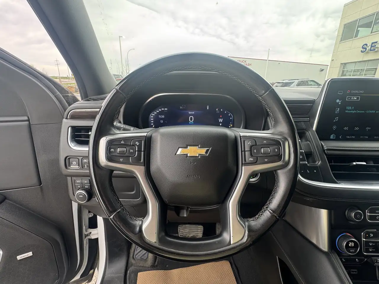 Chevrolet Suburban снимка Chevrolet Suburban