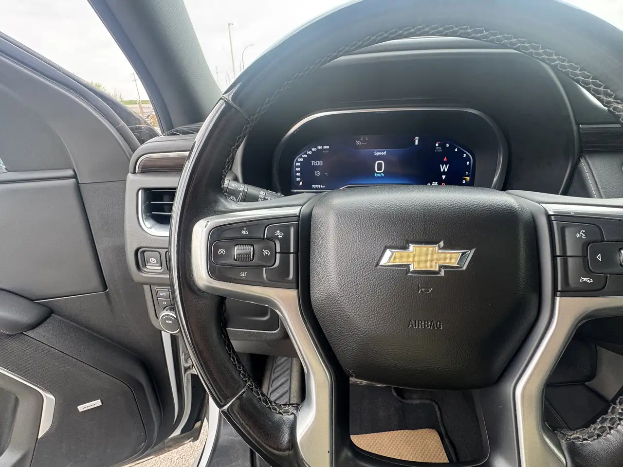 Chevrolet Suburban снимка Chevrolet Suburban