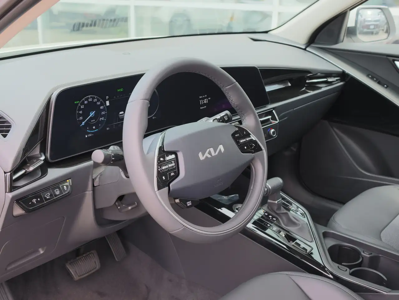 Kia Niro снимка Kia Niro