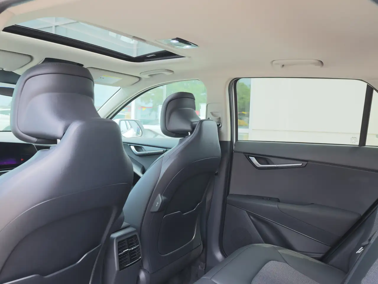 Kia Niro снимка Kia Niro