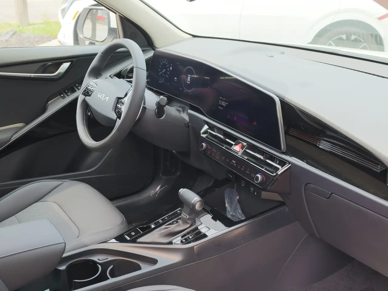 Kia Niro снимка Kia Niro