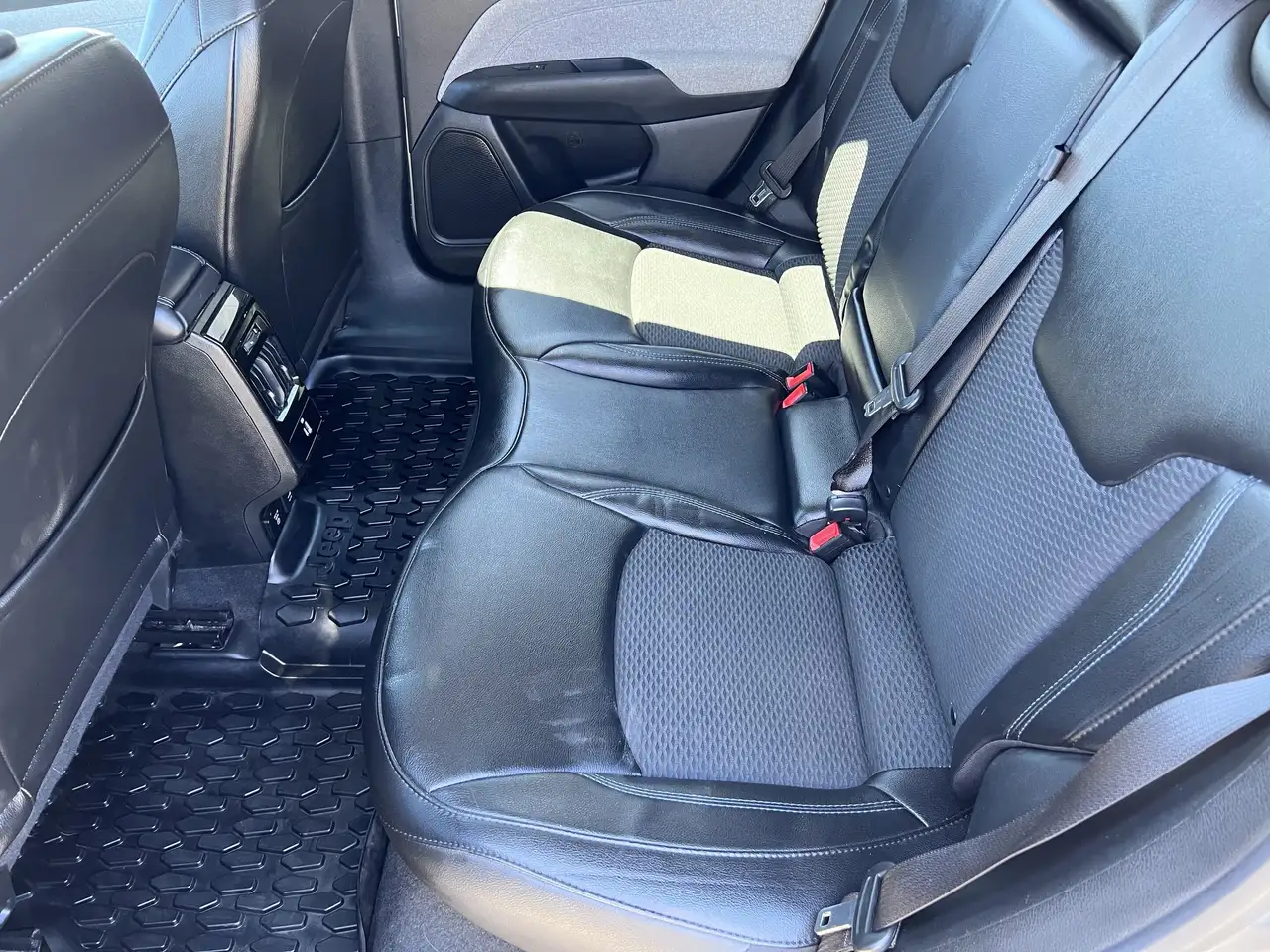 Jeep Compass photo Jeep Compass