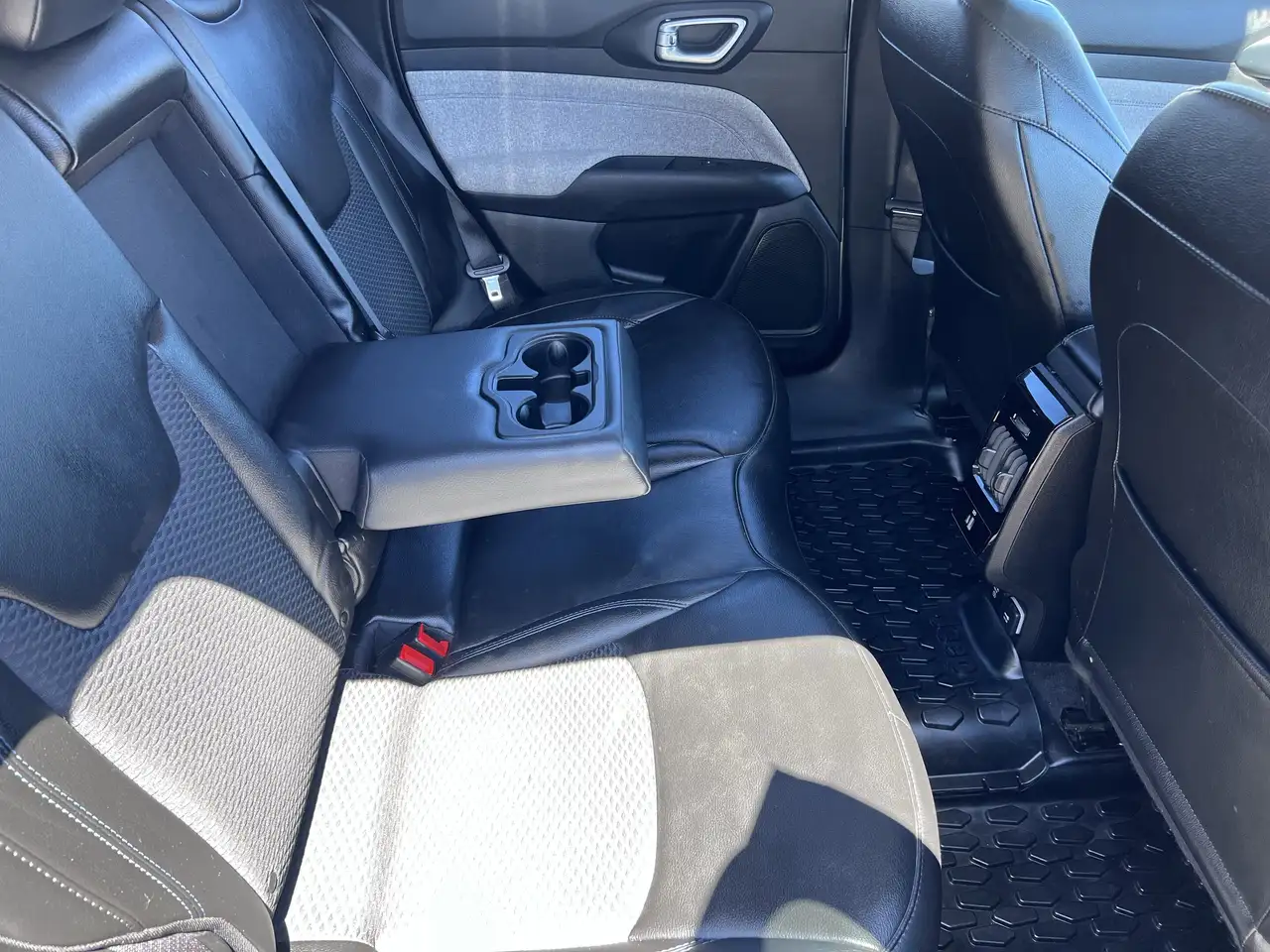 Jeep Compass photo Jeep Compass