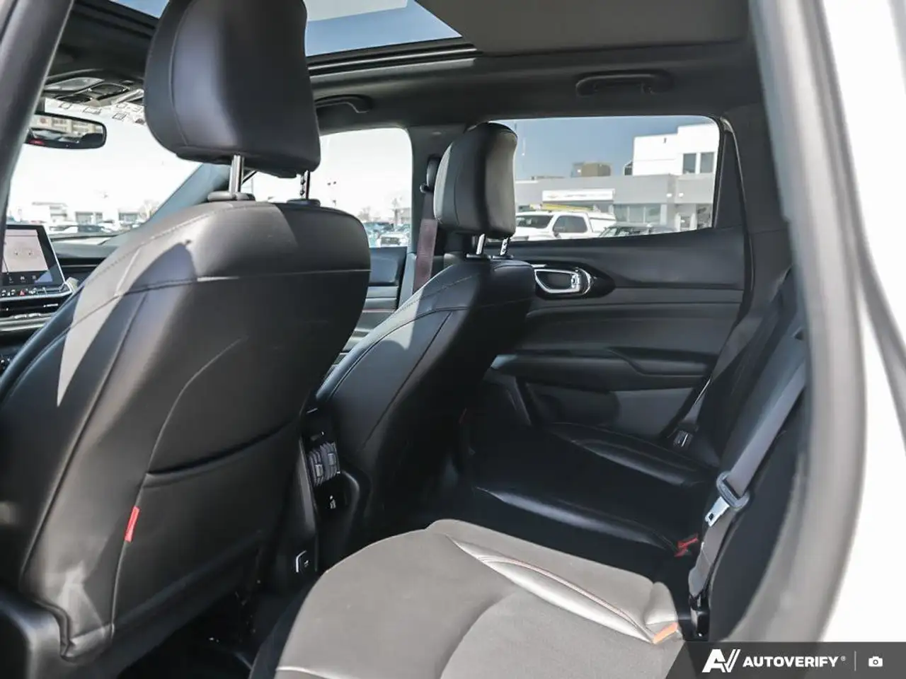 Jeep Compass photo Jeep Compass