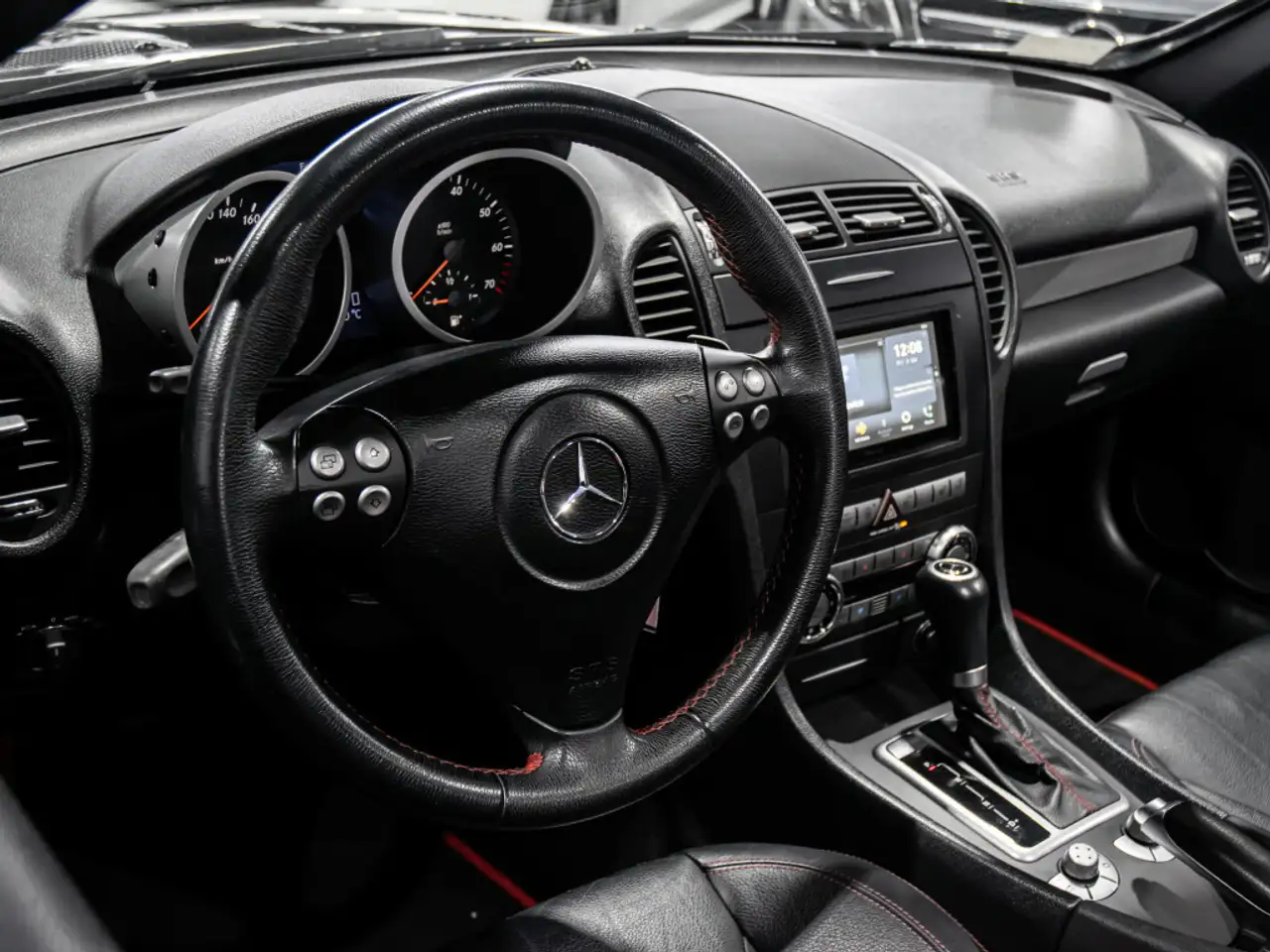 Mercedes-Benz SLK photo Mercedes-Benz SLK