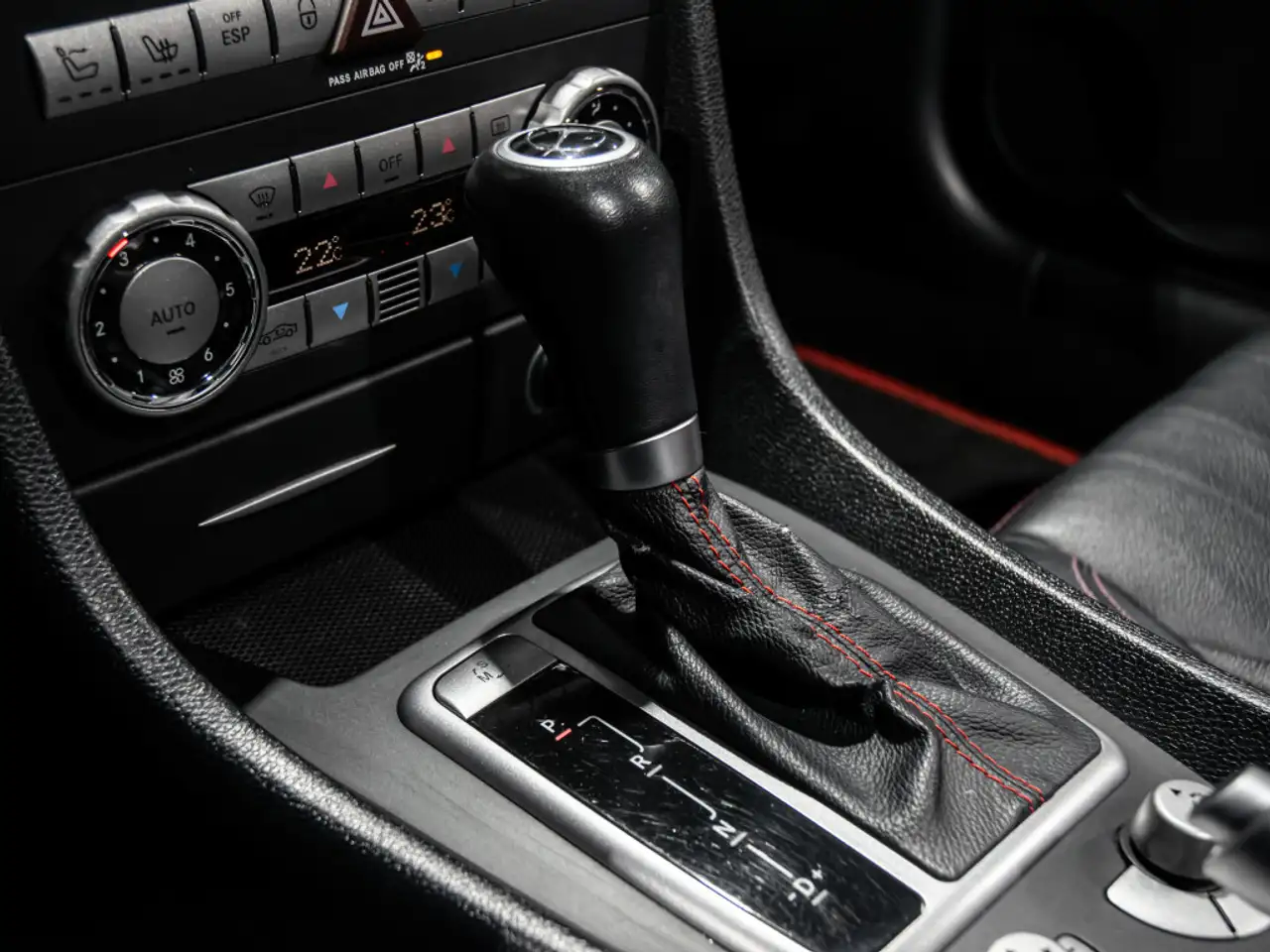 Mercedes-Benz SLK photo Mercedes-Benz SLK