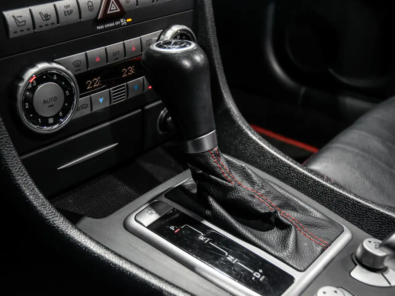 Mercedes-Benz SLK photo Mercedes-Benz SLK