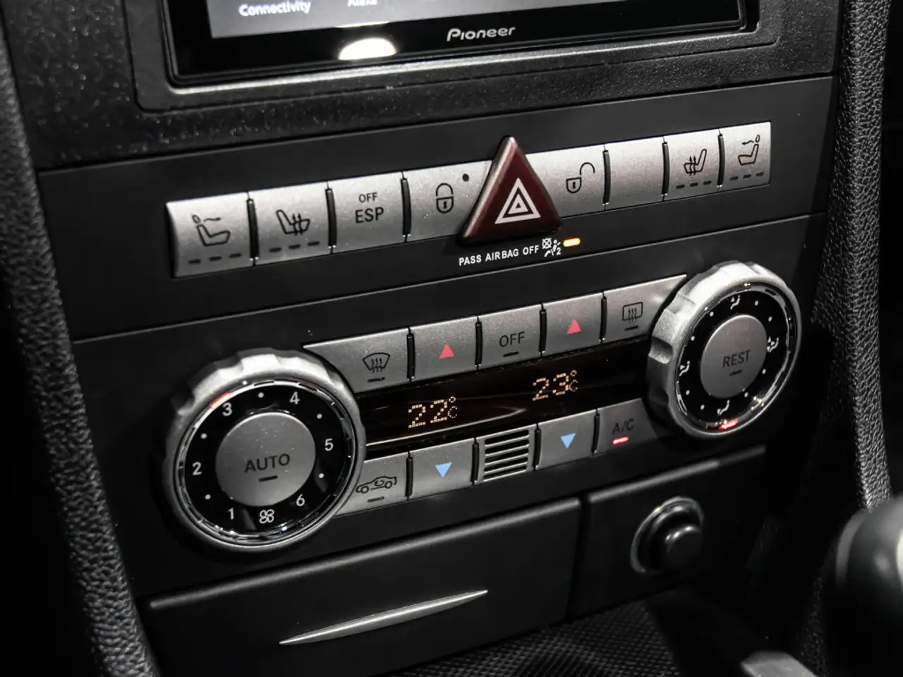 Mercedes-Benz SLK photo Mercedes-Benz SLK