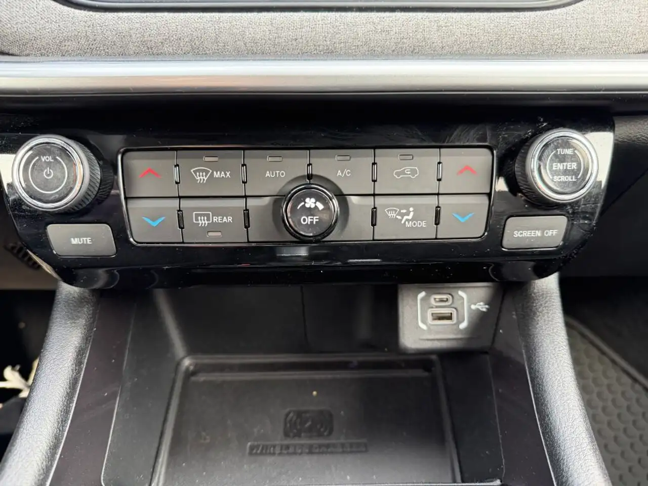 Jeep Compass photo Jeep Compass