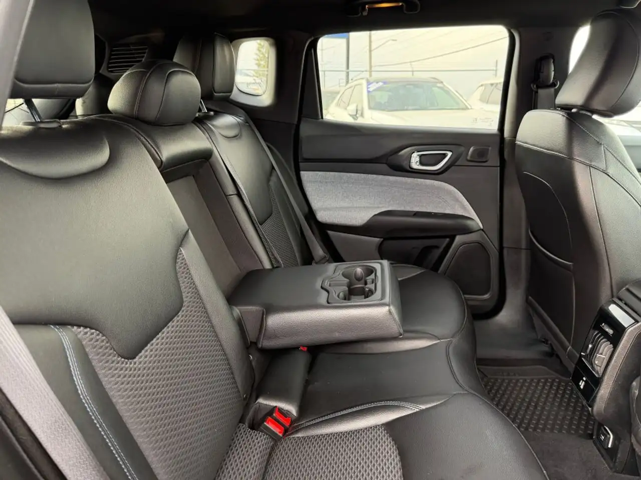 Jeep Compass photo Jeep Compass