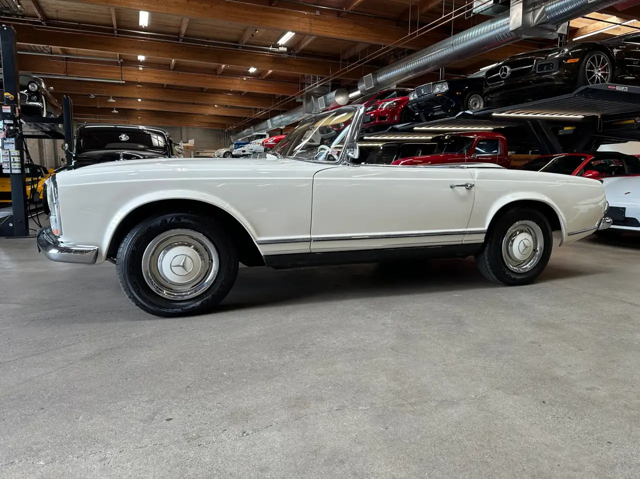 Mercedes-Benz 230 fotografie Mercedes-Benz 230